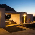 Flaros Village بيت للعطل