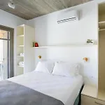 Flaros Village بيت للعطل كاماراي